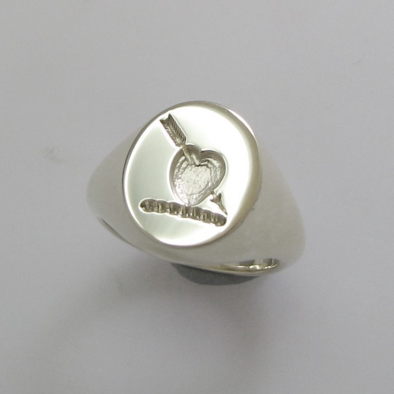 Arrow through the heart crest seal engraved sterling silver 925 signet ring